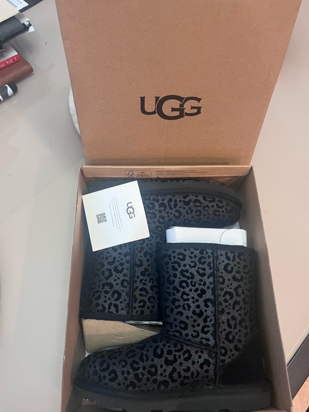 UGG Kids Classic II Glitter Leopard Black Boots - Picture 3 of 5